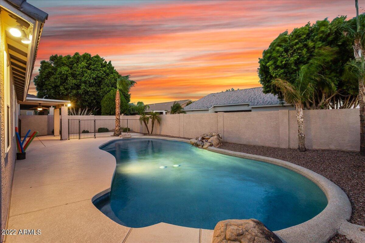 6955 W Honeysuckle Dr., Peoria, AZ 85383