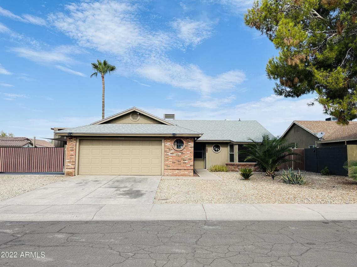 15802 N 64th Dr., Glendale, AZ 85306