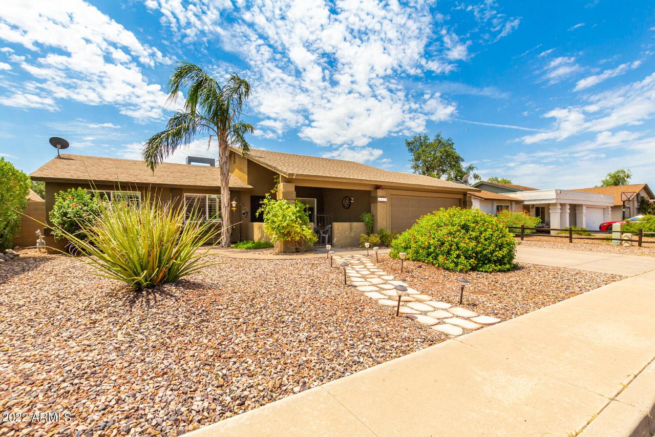 2457 E Diamond Ave., Mesa, AZ 85204