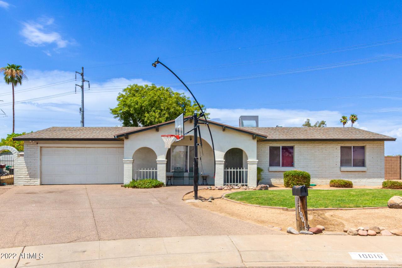 10016 N 39th Dr., Phoenix, AZ 85051