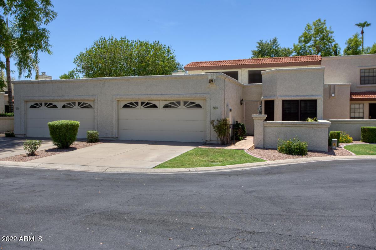 7810 S Kachina Dr., Tempe, AZ 85284