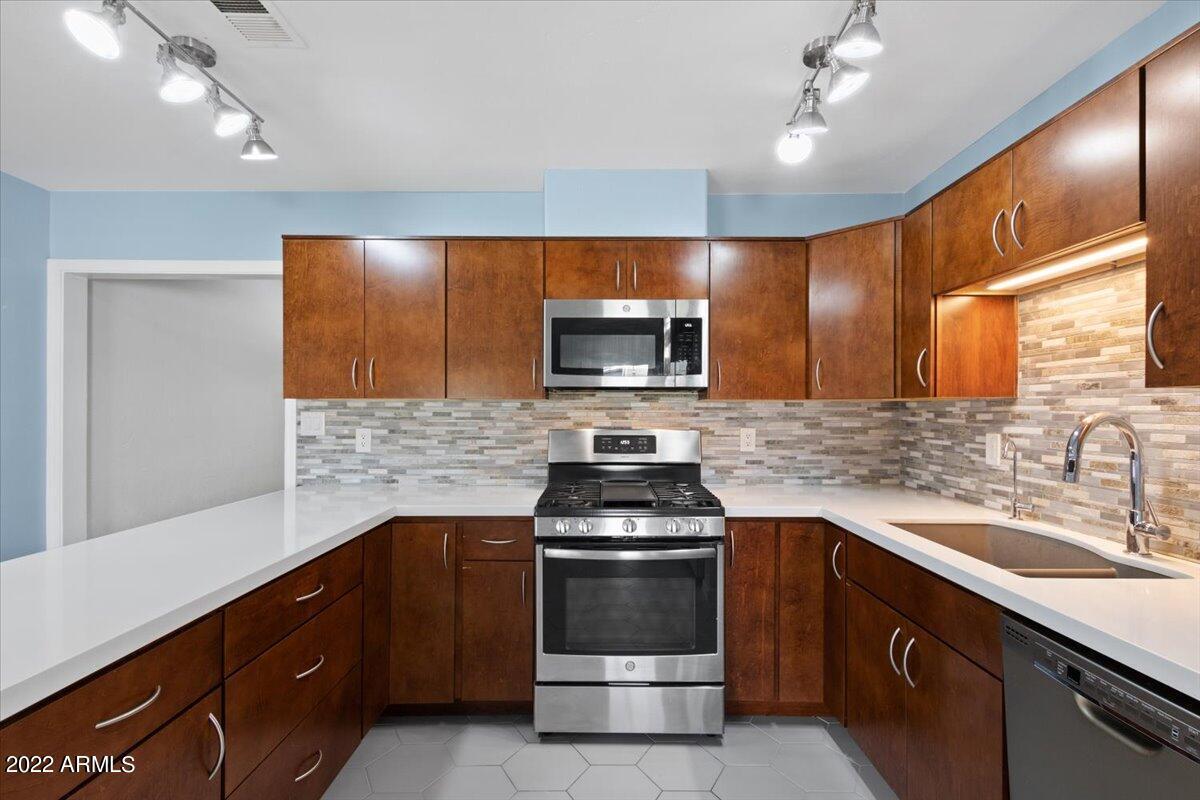 2951 N 18th St., Phoenix, AZ 85016