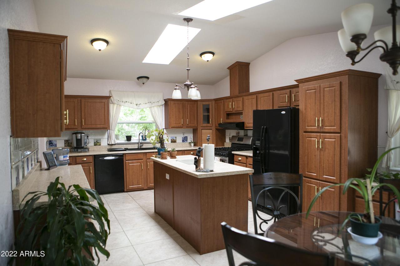 9165 S Donald Tr., Kirkland, AZ 86332