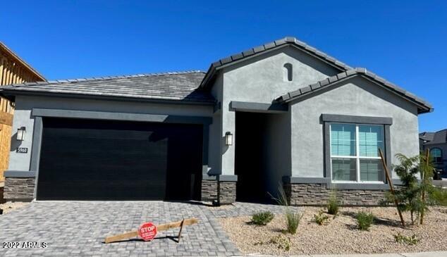 5960 E Melinda Ln., Phoenix, AZ 85054