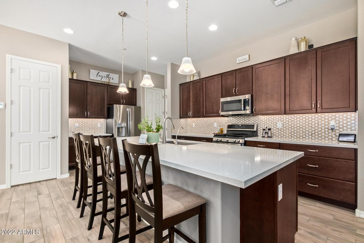 1973 W Kinfield Tr., Phoenix, AZ 85085