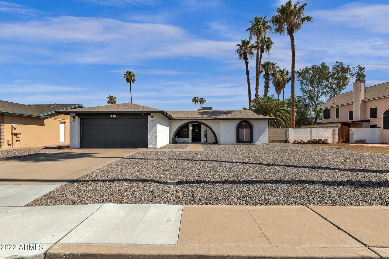 1226 W Barrow Dr., Chandler, AZ 85224