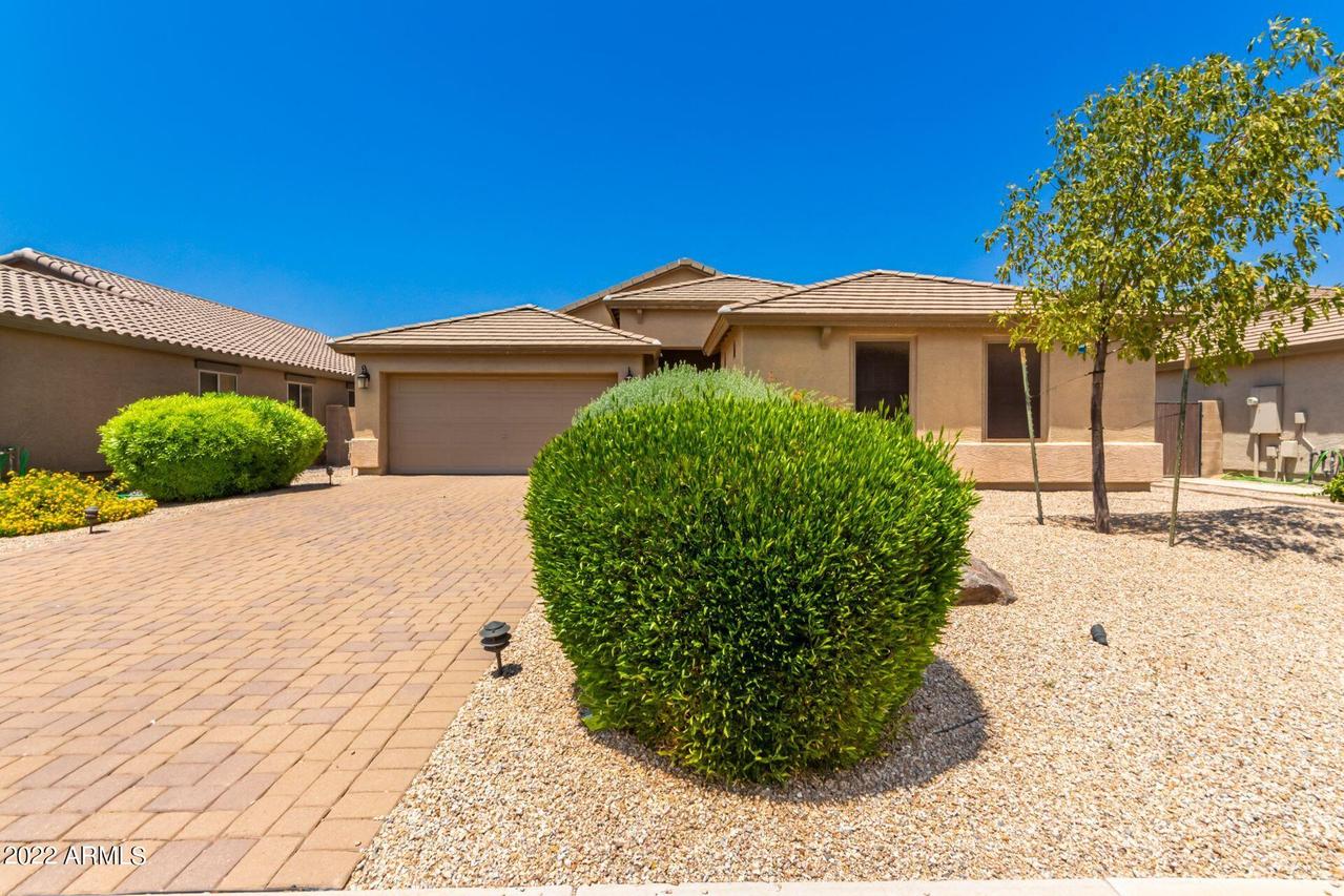 668 W Desert Valley Dr., San Tan Valley, AZ 85143