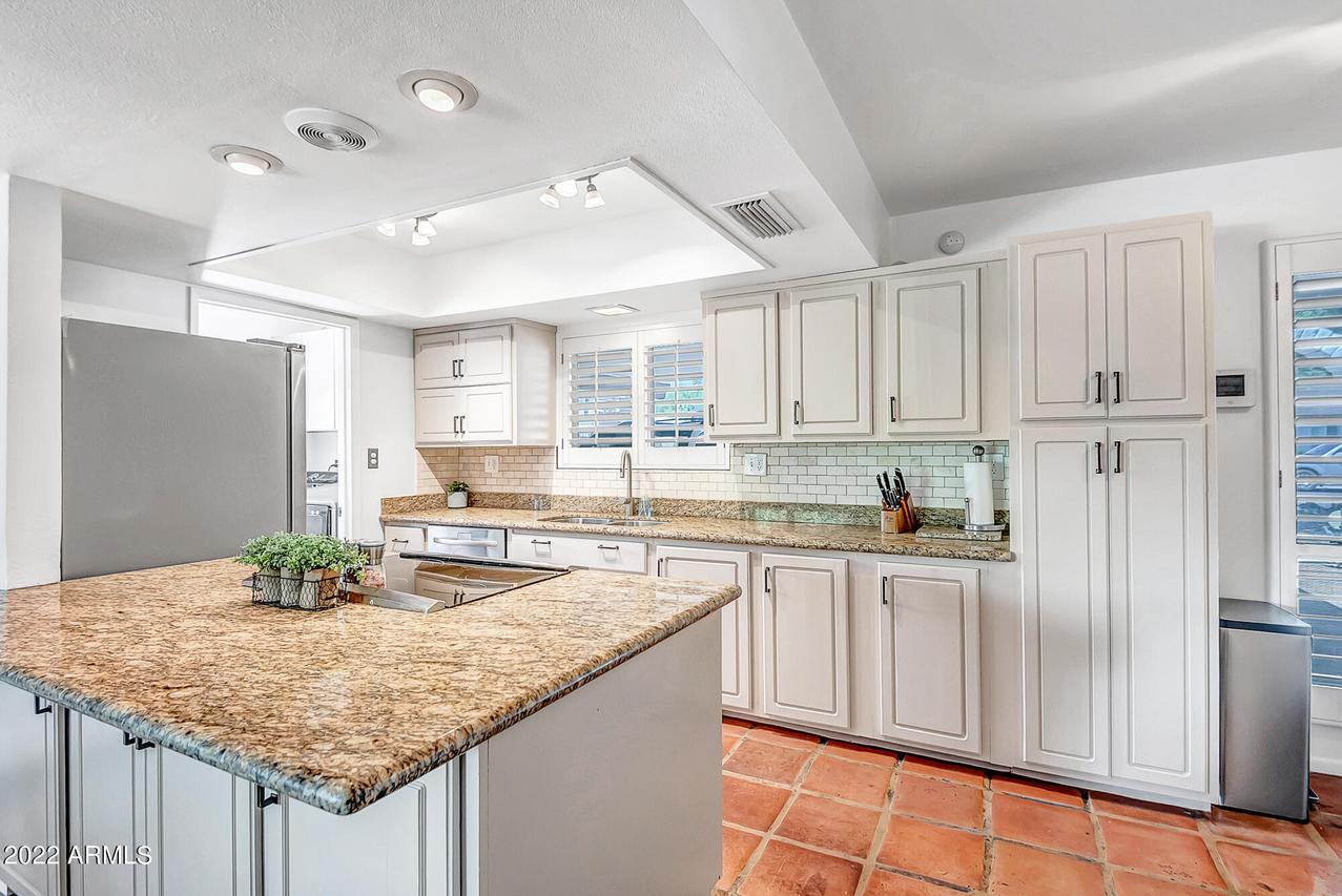 10211 N 28th St., Phoenix, AZ 85028