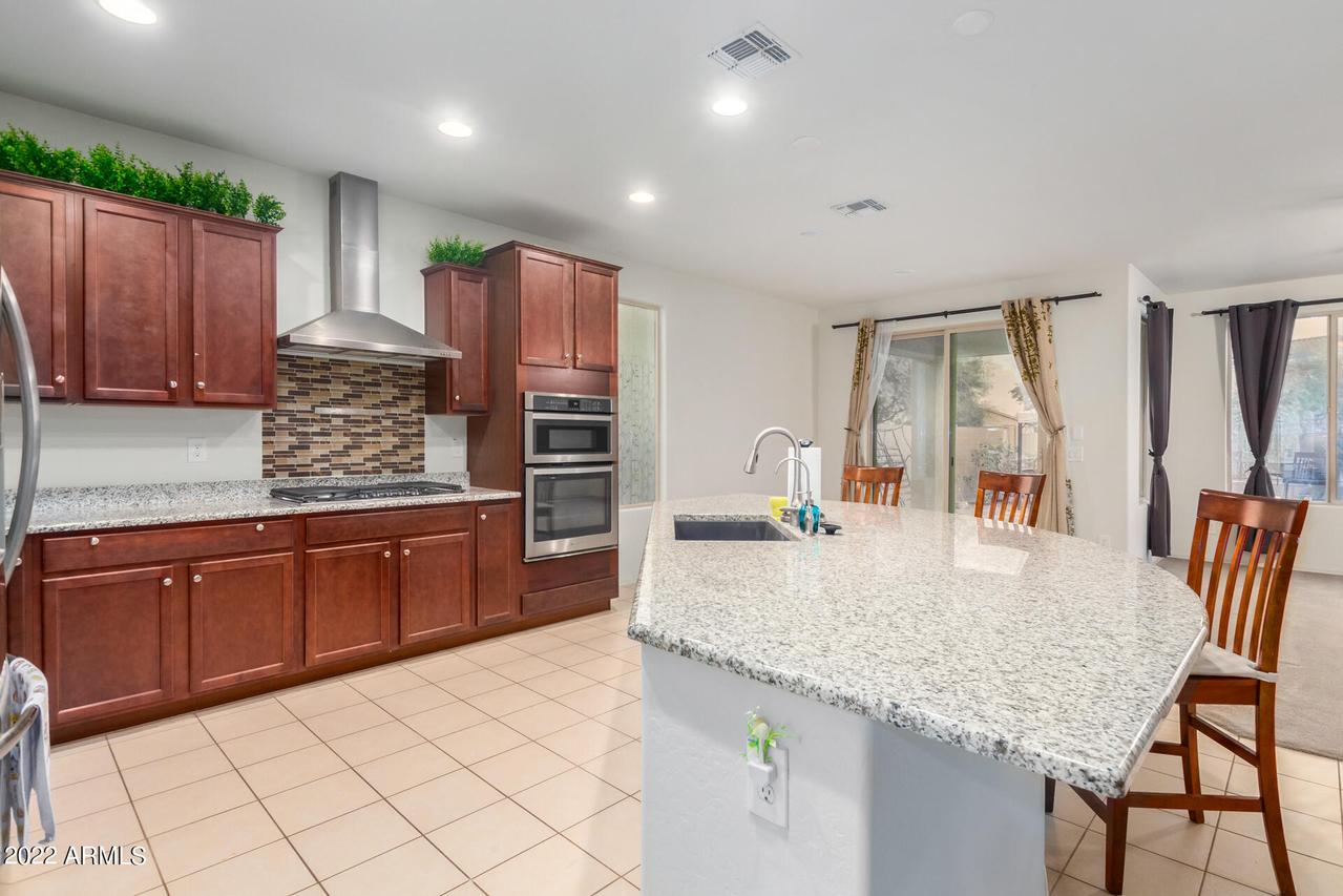 953 W Belmont Red Tr., San Tan Valley, AZ 85143