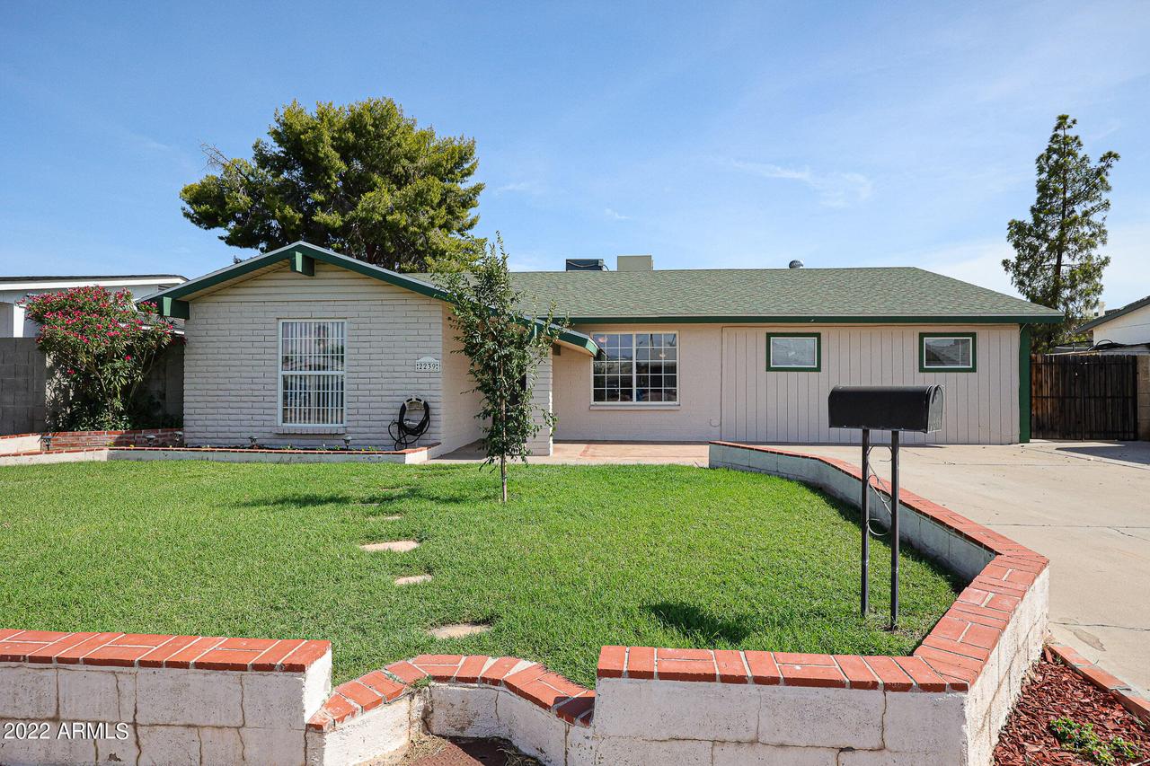 2239 W Danbury Rd., Phoenix, AZ 85023