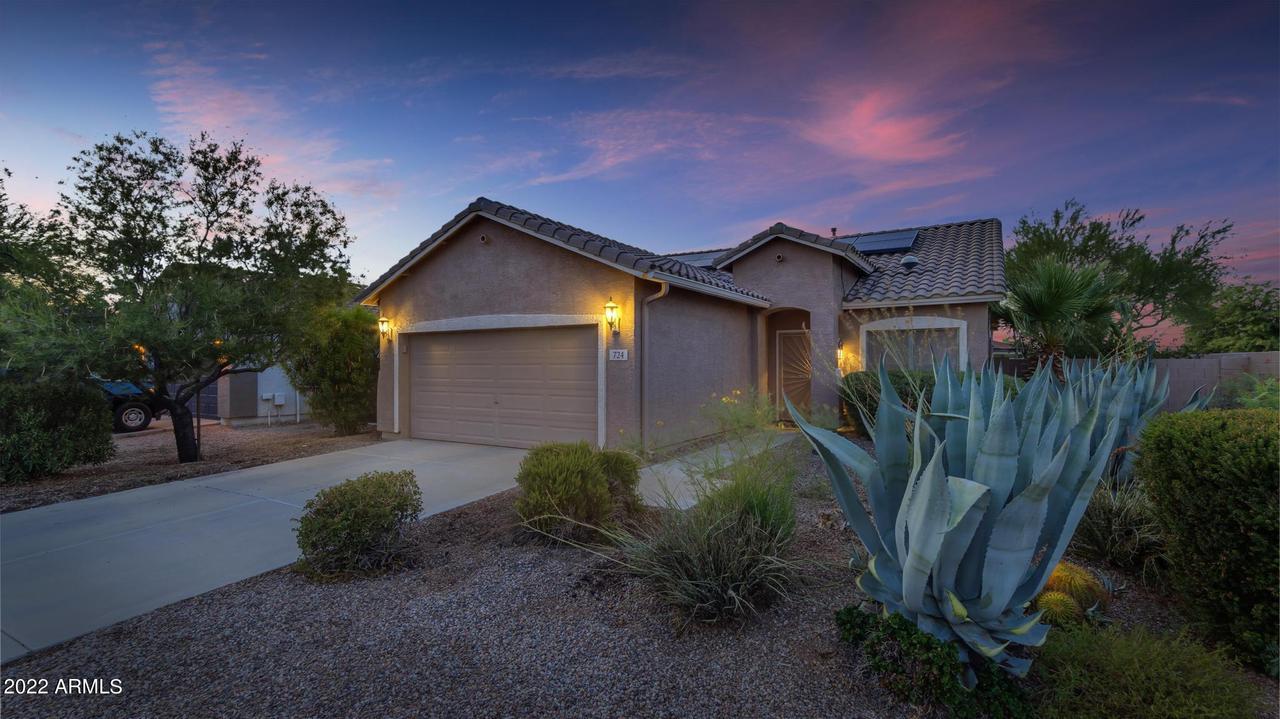 724 W Burkhalter Dr., San Tan Valley, AZ 85143