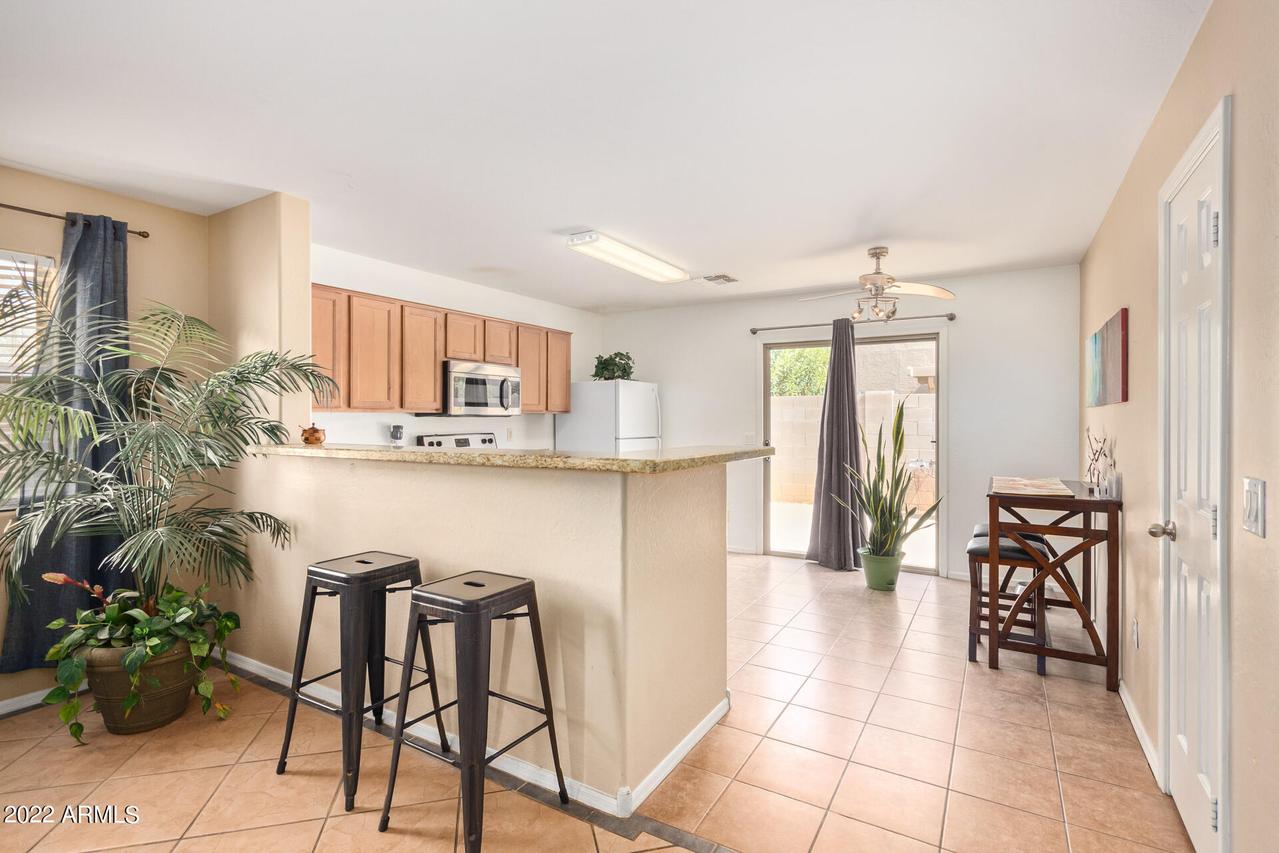 2494 E Meadow Land Dr., San Tan Valley, AZ 85140