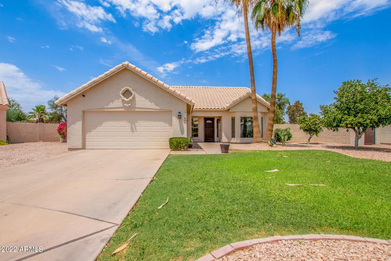 944 N Owl Cir., Gilbert, AZ 85234