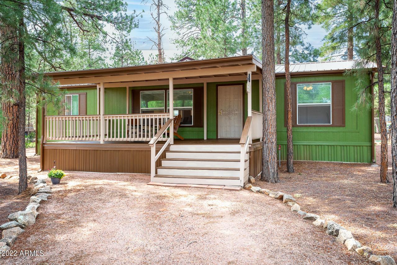 2151 Northwoods Dr., Overgaard, AZ 85933