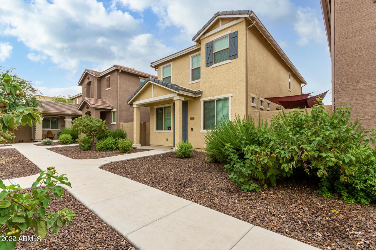 2370 N 73rd Ln., Phoenix, AZ 85035