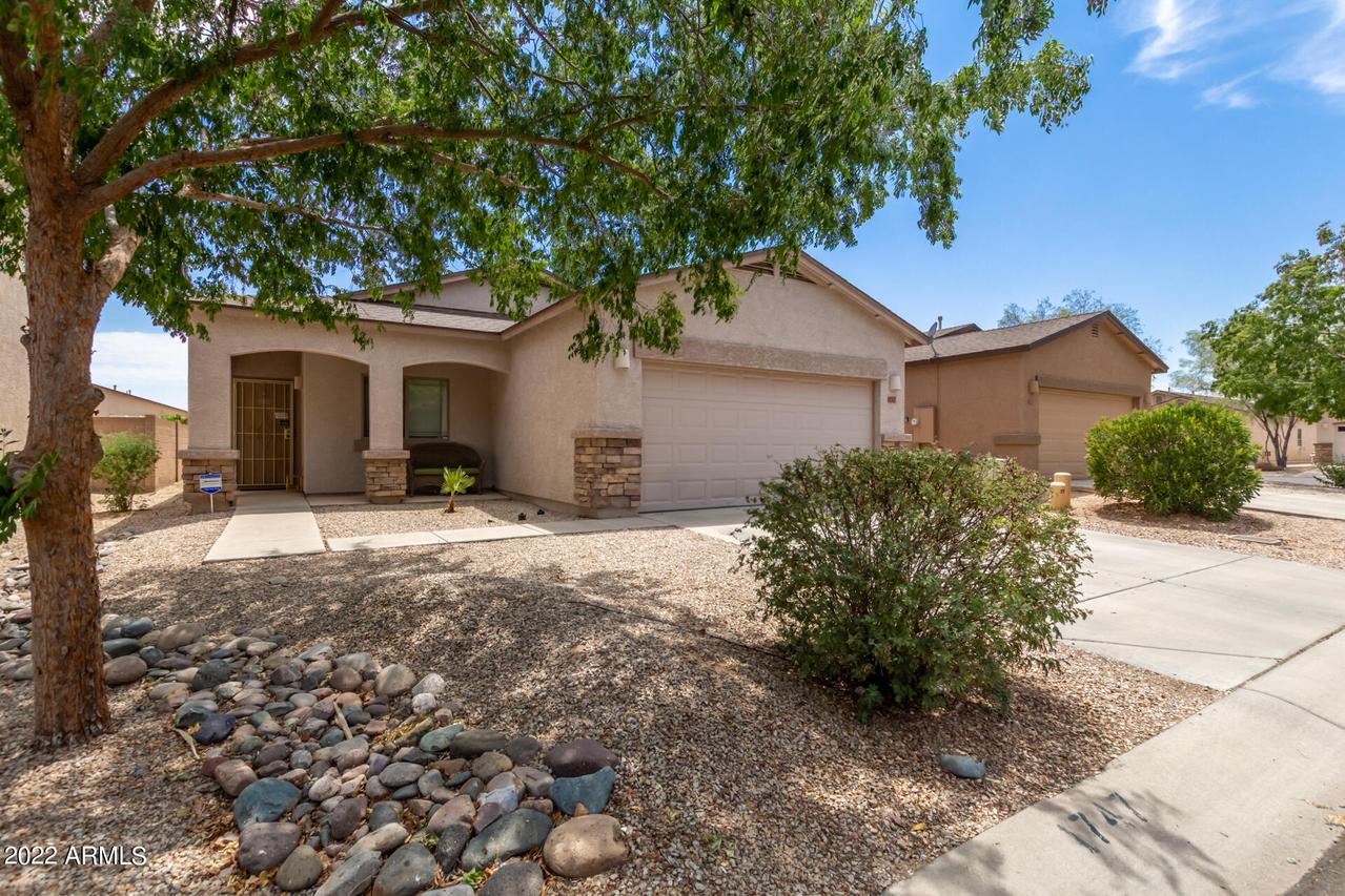 1747 E Silversmith Tr., San Tan Valley, AZ 85143