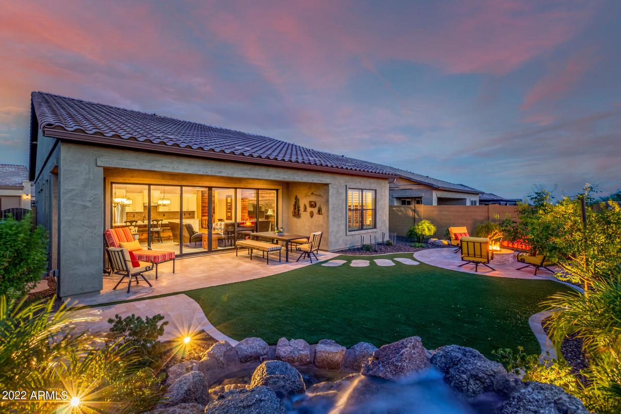 2126 N Red Cliff, Mesa, AZ 85207