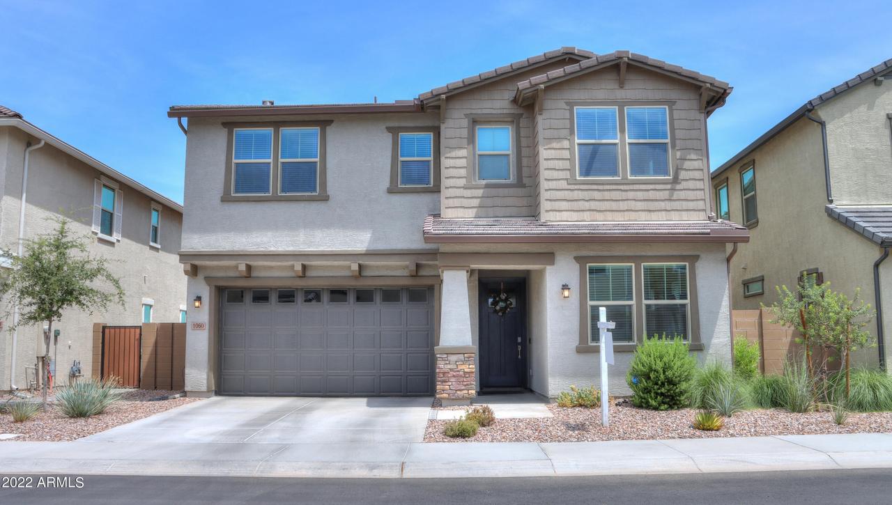 1060 E Armstrong Way, Chandler, AZ 85286
