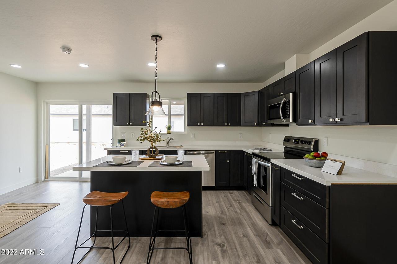 957 S Lawther Dr., Apache Junction, AZ 85120