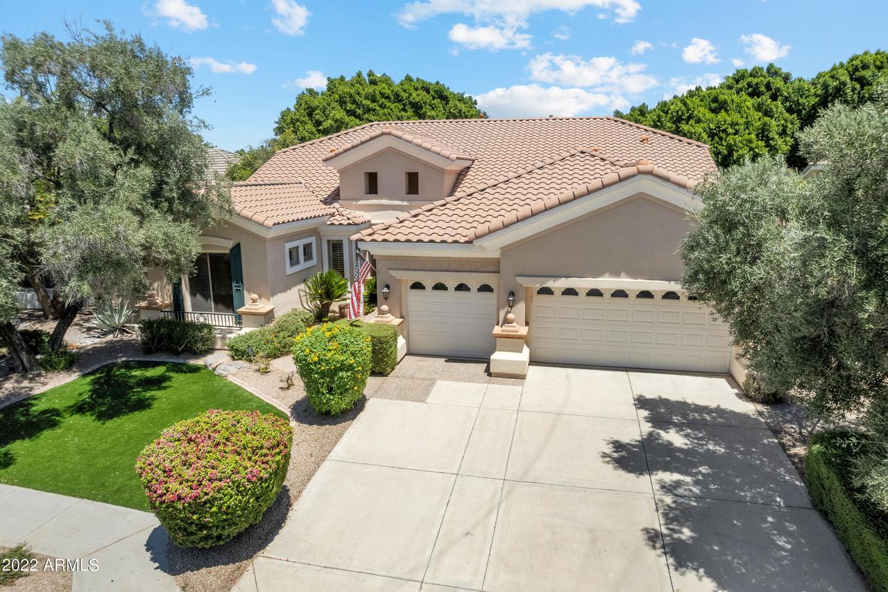 404 W Secretariat Dr., Tempe, AZ 85284