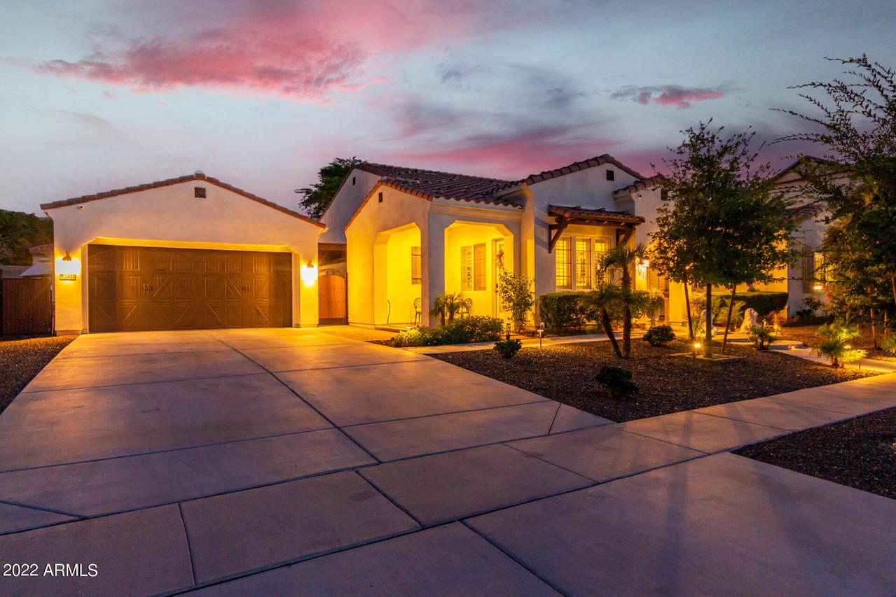 2813 E Harwell Rd., Phoenix, AZ 85042