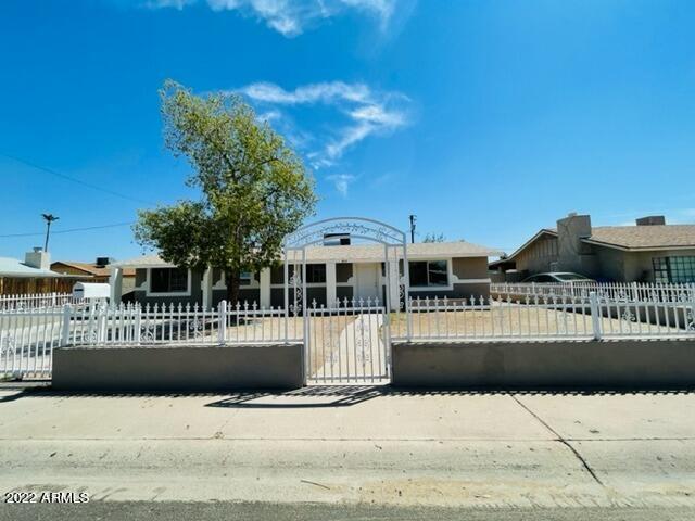 933 E Darrel Rd., Phoenix, AZ 85042