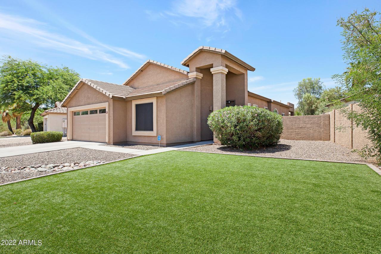 450 W Half Moon Way, Chandler, AZ 85225