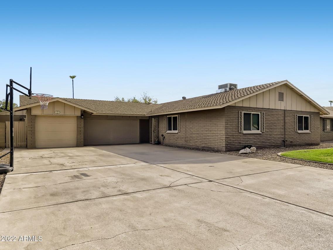 2909 W Acoma Dr., Phoenix, AZ 85053