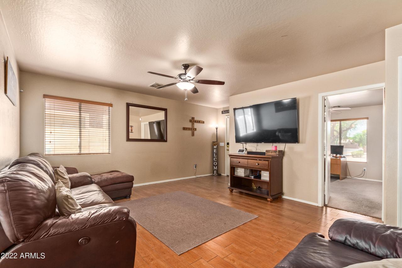 7917 W Napoli St., Phoenix, AZ 85043