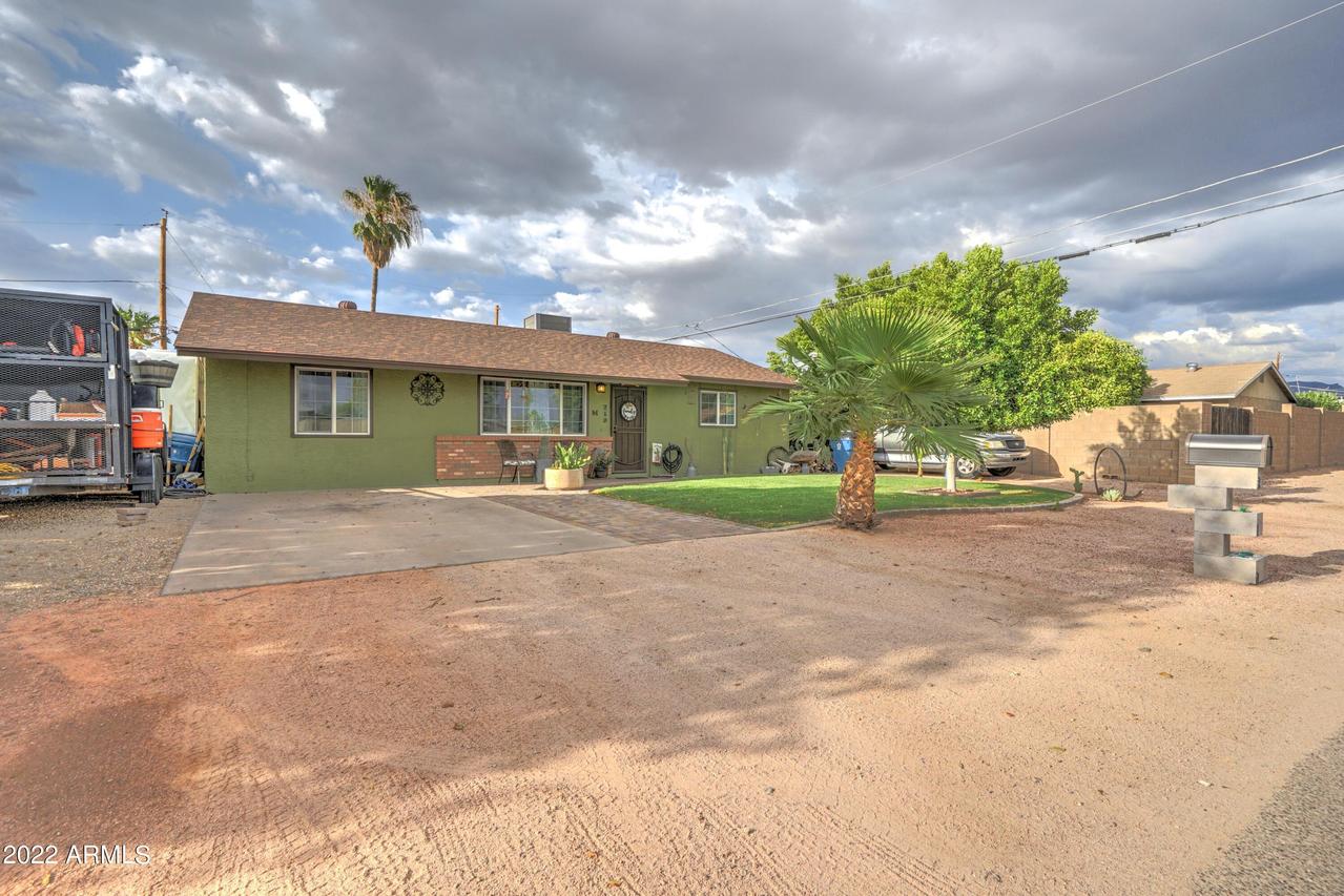 210 W 18th Ave., Apache Junction, AZ 85120
