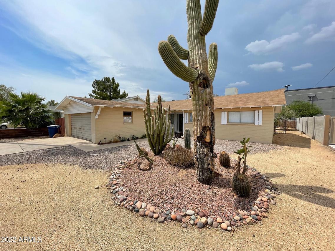 32 E Pebble Beach Dr., Tempe, AZ 85282