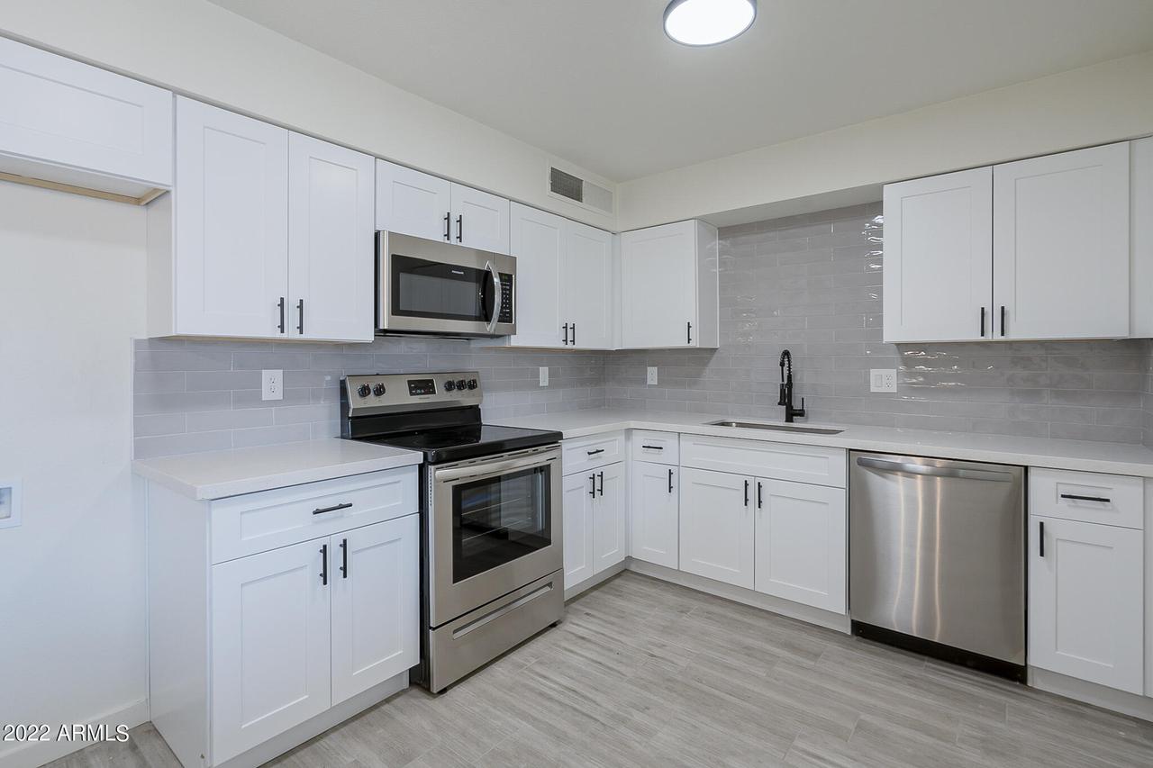 311 W Lawrence Blvd., Avondale, AZ 85323