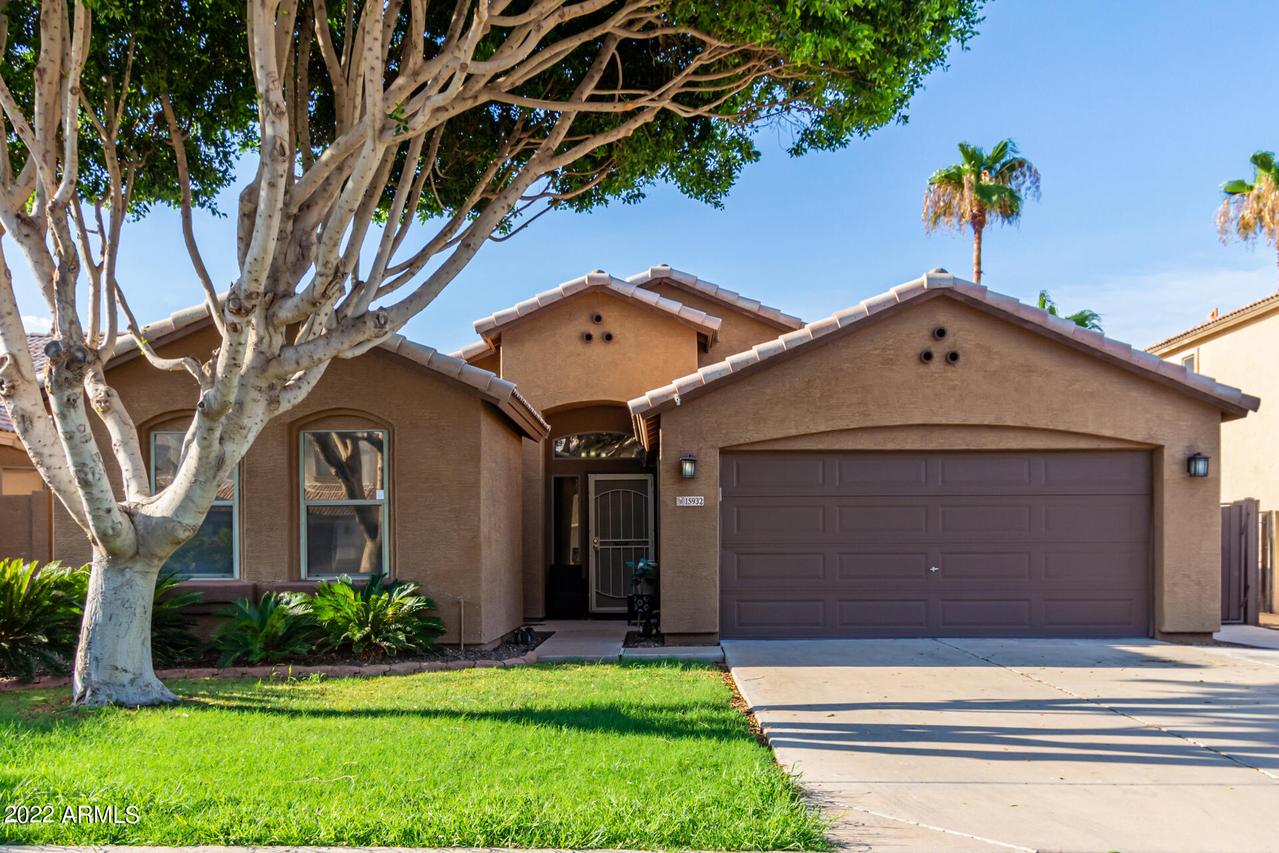 15932 W Paradise Ln., Surprise, AZ 85374