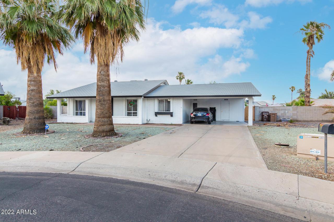 10510 W Loma Ln., Peoria, AZ 85345