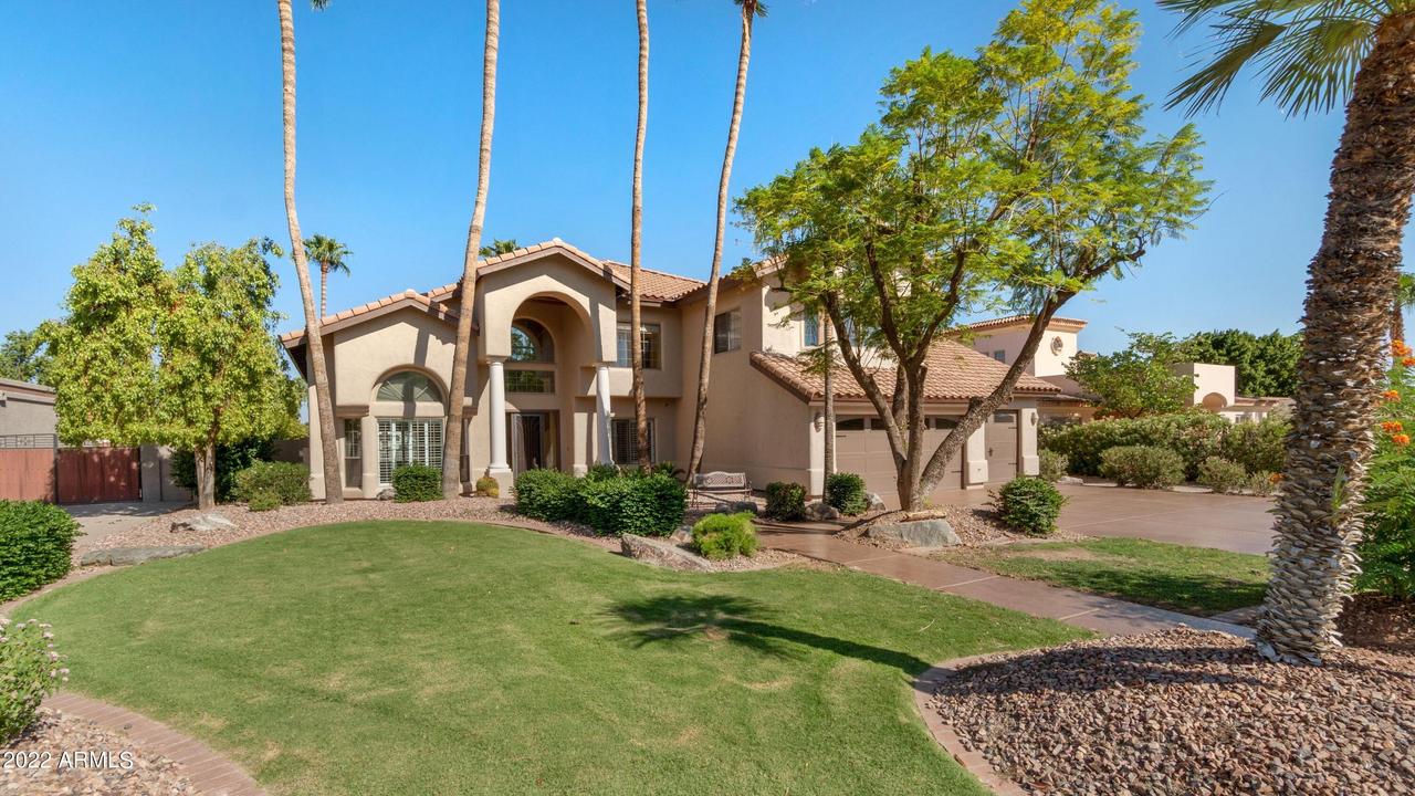 12007 S Blackfoot Dr., Phoenix, AZ 85044