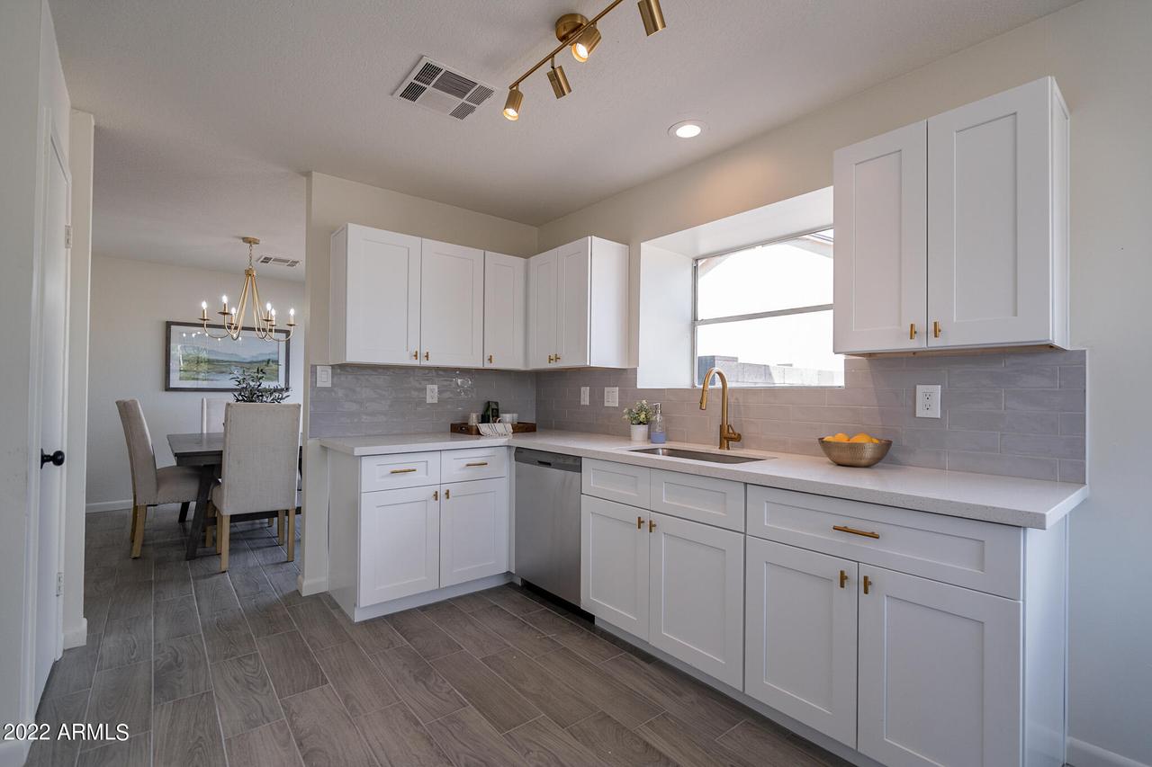 1507 W Cheyenne Dr., Chandler, AZ 85224