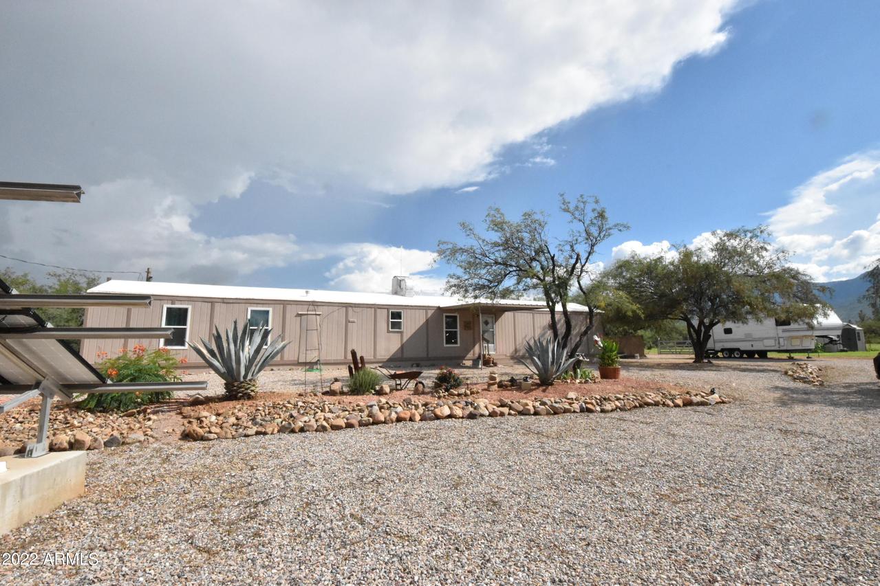 6030 E Calle Lobo, Hereford, AZ 85615