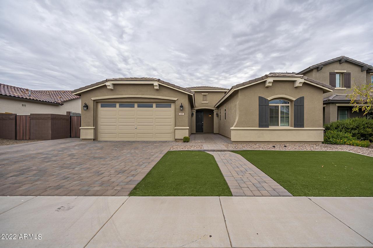 119 W Cucumber Tree Ave., San Tan Valley, AZ 85140