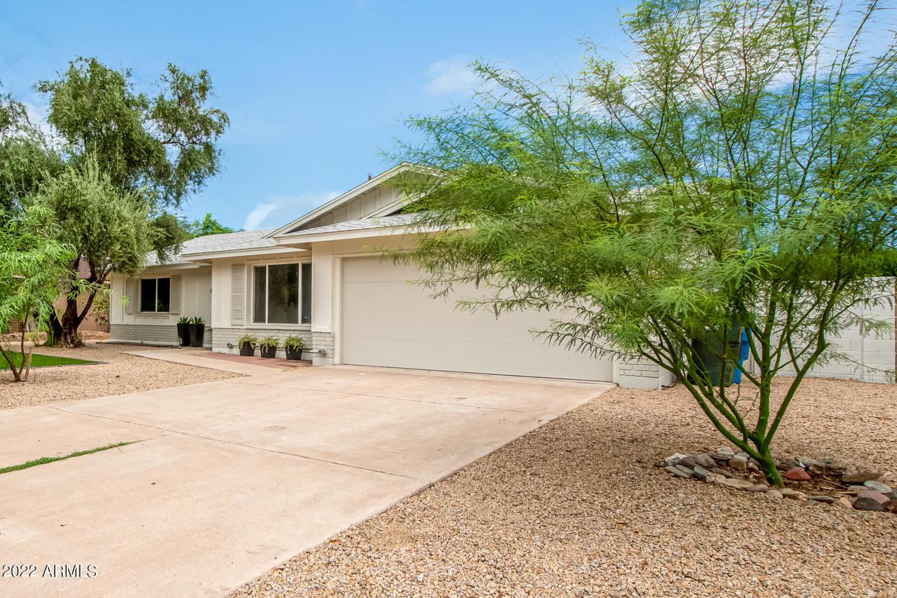 8021 N 16th Dr., Phoenix, AZ 85021