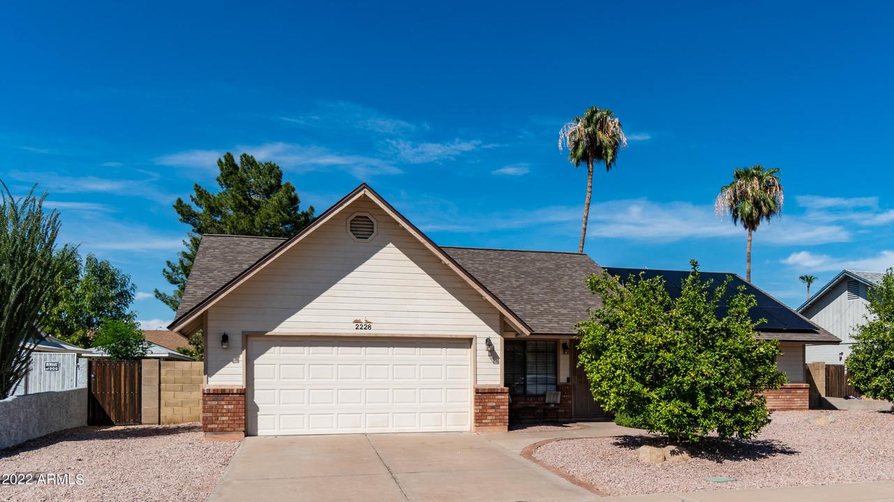 2228 E Dolphin Ave., Mesa, AZ 85204
