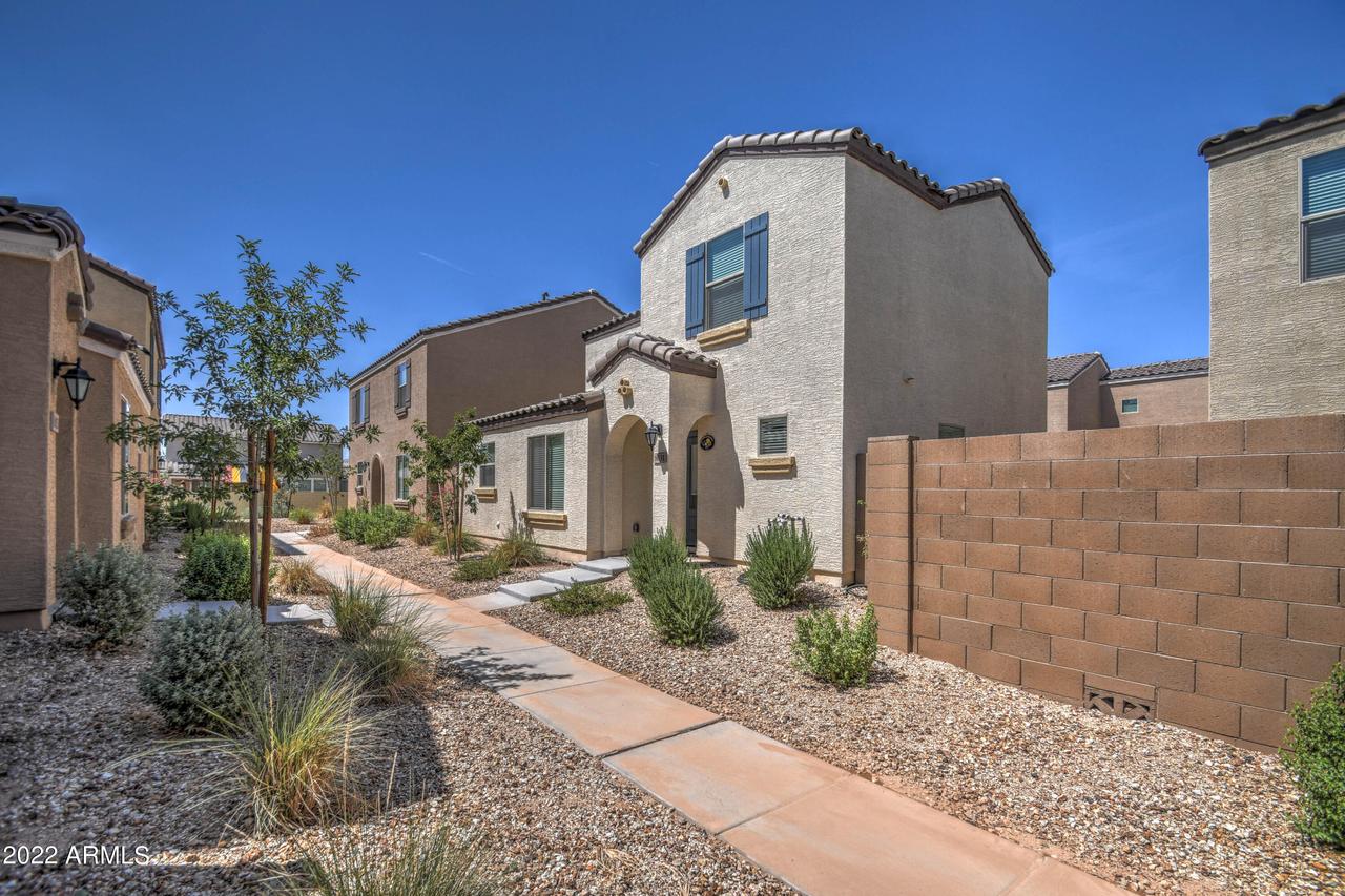 8031 W Agora Ln., Phoenix, AZ 85043