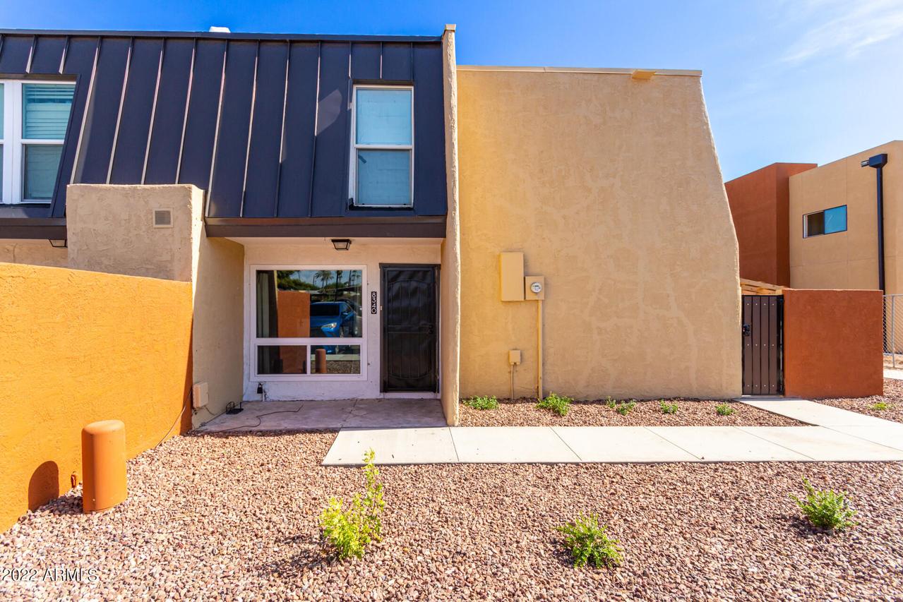 8340 N 59th Dr., Glendale, AZ 85302