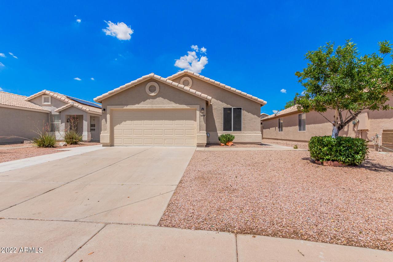 1948 W 20th Ave., Apache Junction, AZ 85220
