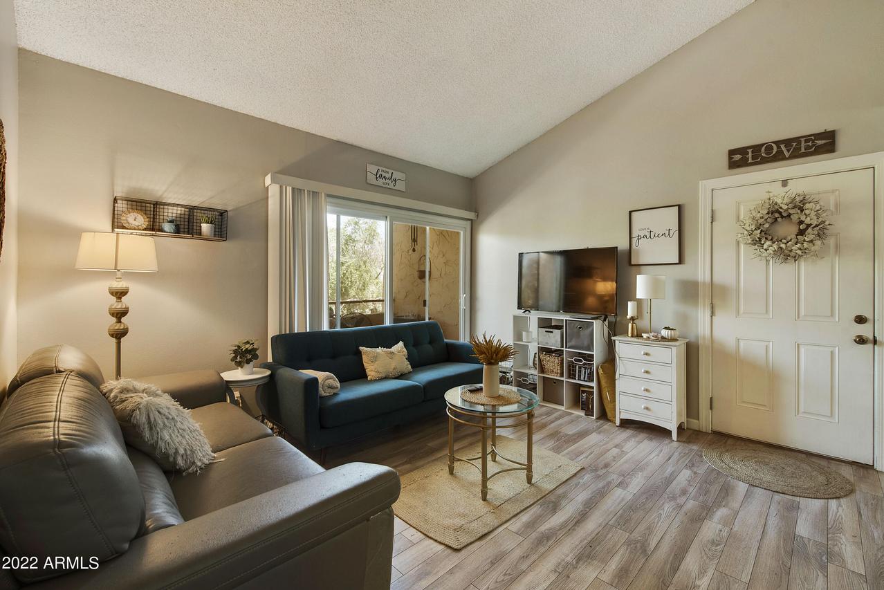 8055 E Thomas Rd. #L204, Scottsdale, AZ 85251