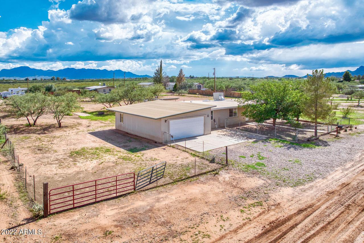 180 E Hamel Rd., Huachuca City, AZ 85616