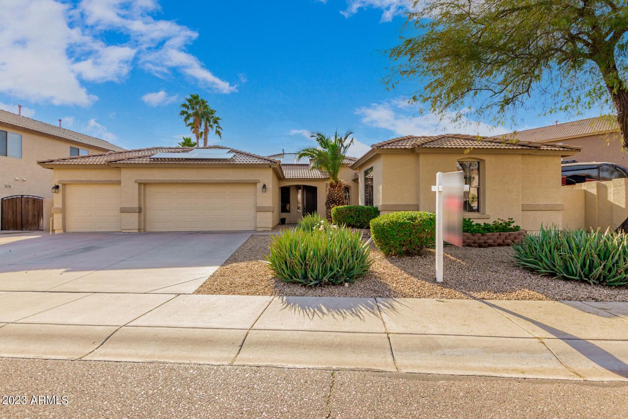 27318 N 37th Ave., Phoenix, AZ 85083