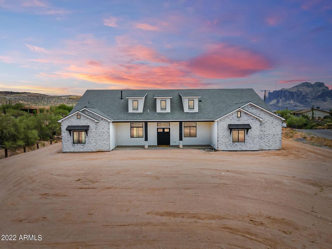 5449 N Arizona Rd., Apache Junction, AZ 85119