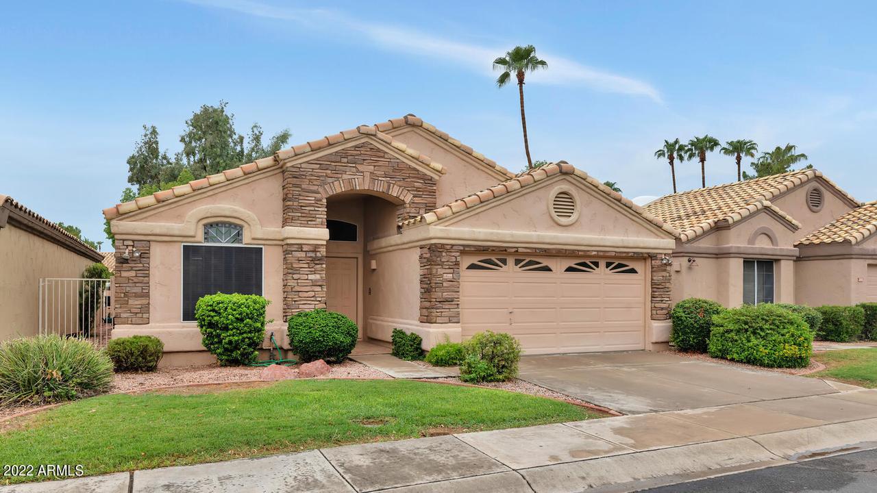 17158 N Joshua Path, Surprise, AZ 85374