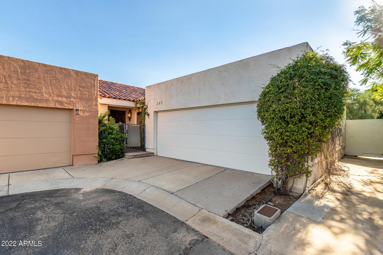 243 W Denton Ln., Phoenix, AZ 85013