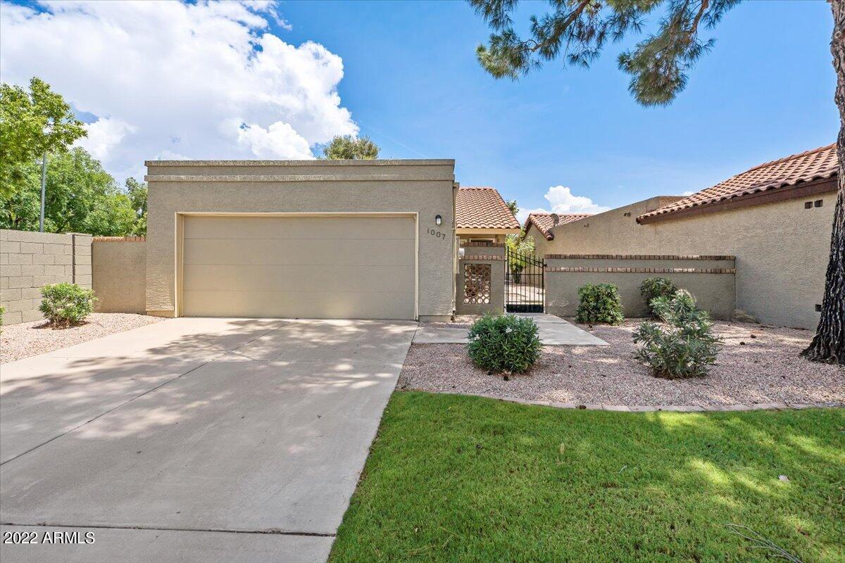 1007 S Rose Ln., Mesa, AZ 85204